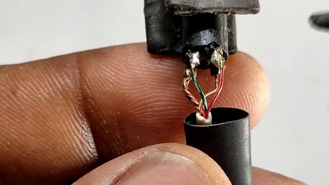 How To change iphone Lightning Connector in to 3.5mm Headphone jack Adaptor смотреть онлайн