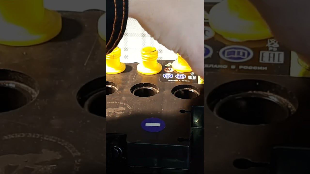 Как измерить плотность электролита рефрактометром.Shorts. смотреть онлайн