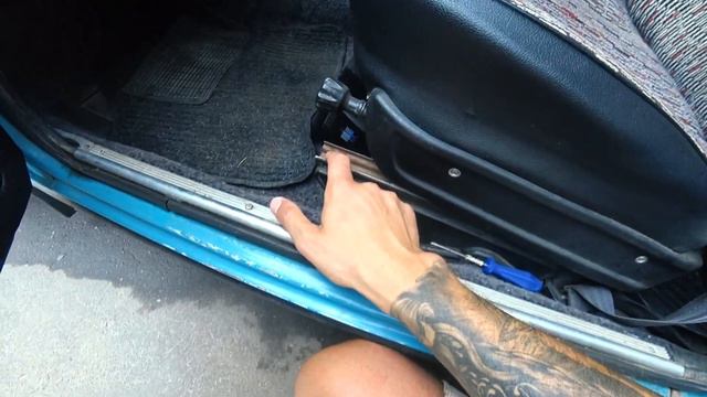 СТАВИМ НОВЫЙ САЛОН В ЖИГУ 2106 || 2107 БЕЗ ОКОН И ДВЕРЕЙ! смотреть онлайн