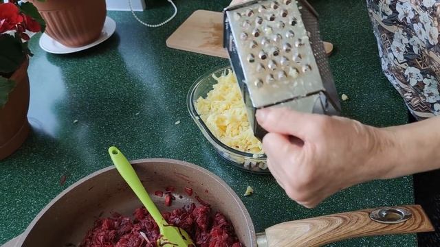 Покупки для сада. Селедка под шубой. Как очистить пригоревшую кастрюлю смотреть онлайн