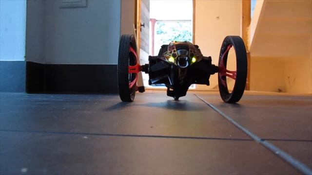 Parrot Jumping SUMO Review NL смотреть онлайн