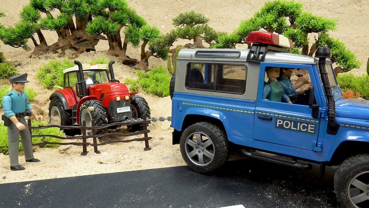 Спасательный отряд полиции спасает трактор застрявший в грязи смотреть онлайн