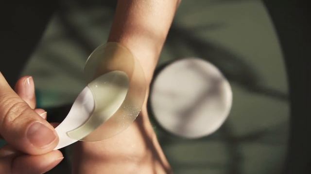 Патчи для глаз от морщин со змеиным пептидом Klinamei смотреть онлайн