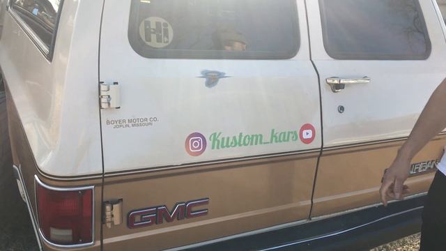 1990 Gmc Suburban Walkthrough - On 20s