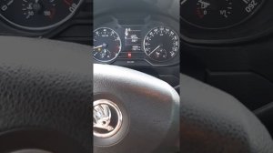 Шкода октавиа 2014 года горит датчик уровня масла