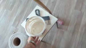 Как и чем приклеить линолеум к полу чтобы он не двигался.