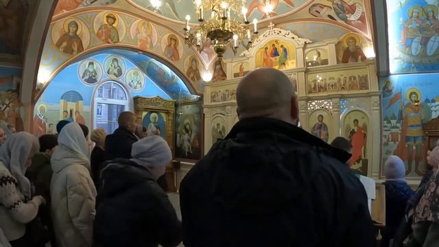 06.40 - Часы. Божественная Литургия смотреть онлайн