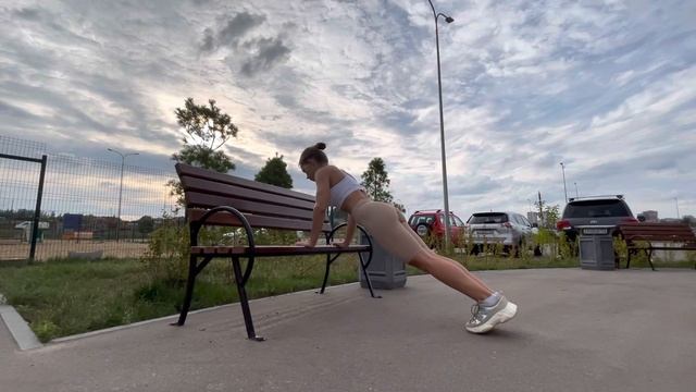 Отжимания от опоры с узкой постановкой рук смотреть онлайн