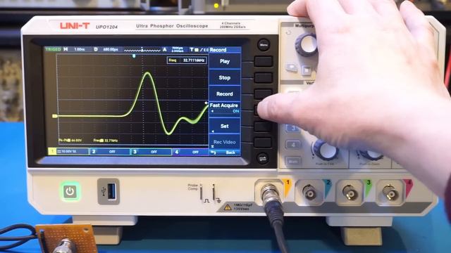 Review Of A UNI-T UPO1204 200 MHz 4 Channel Digital Oscilloscope