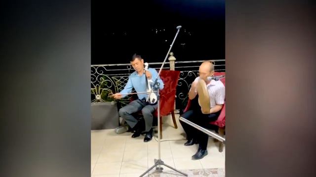 OGABEK SOBIROV TO'YLAR MUBORAKNI SINDIRIB KUYLADI