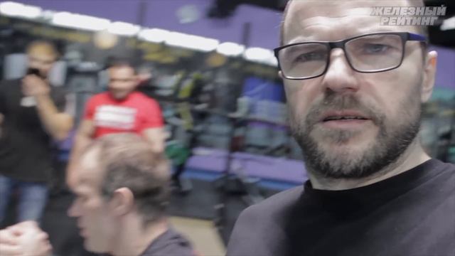 В гостях у Дениса Цыпленкова: спарринги и заруба в подъеме на бицепс смотреть онлайн