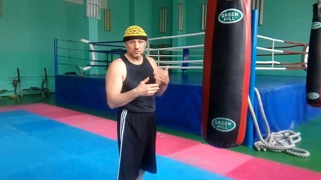 Уроки бокса от ДеДушки С. - набивка кулака для работы на мешке смотреть онлайн