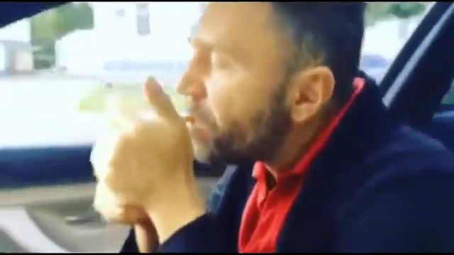 Шнур слушает в машине Позови меня с собой (оригинал) смотреть онлайн