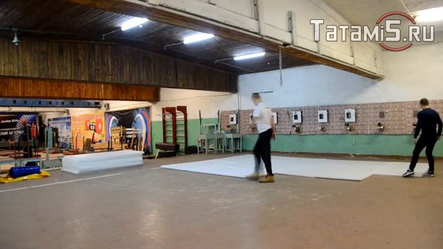 Как собрать борцовский ковер от TATAMi5.RU Сборки ковра 6 на 6 метров! смотреть онлайн