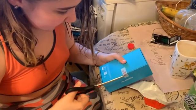 ЧТО ПОДАРИЛИ ЛИКЕ/ НАШ ЛЮБИМЫЙ САЛАТ/ ОТ ЧЕГО Я СТРЕССУЮ/HONOR 10i/ВЛОГ смотреть онлайн