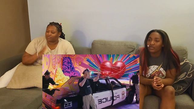 STRAY KIDS 'CASE 143' M-V REACTION!!!!!!!!!!! STEP OUT!!!!!! смотреть онлайн