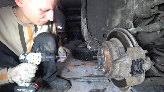 Друзья я вернулся! Замена задних колодок на лексус gs430 смотреть онлайн