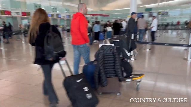 Arrival and Departure At Barcelona Airport, Spain??|| Walking Tour 2022 смотреть онлайн