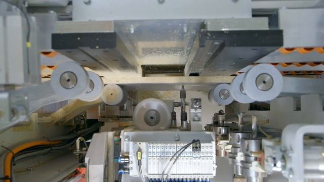 Вертикальный обрабатывающий центр HOLZHER Evolution 7405 смотреть онлайн