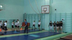 Богатырев Илья конкурсный урок по гимнастике в школе - тематика "цирк".