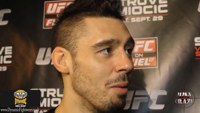 Dan Hardy Media Scrum at the UFC on Fuel TV 5 workouts смотреть онлайн