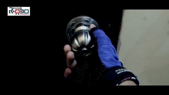 দৃষ্টিপ্রতিবন্ধীদের চলার গ্লাভস তৈরী করল Cybernetics Robo Academy-Gadget for Visually Impaired смотреть онлайн