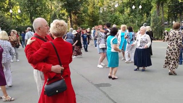 Я всегда с тобой Танцы в парке Горького Харьков Сентябрь 2021 смотреть онлайн
