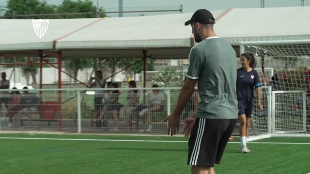 ♥️ Rafa Mir, Fernando, Papu Gómez y Ocampos visitan la Escuela Antonio Puerta смотреть онлайн