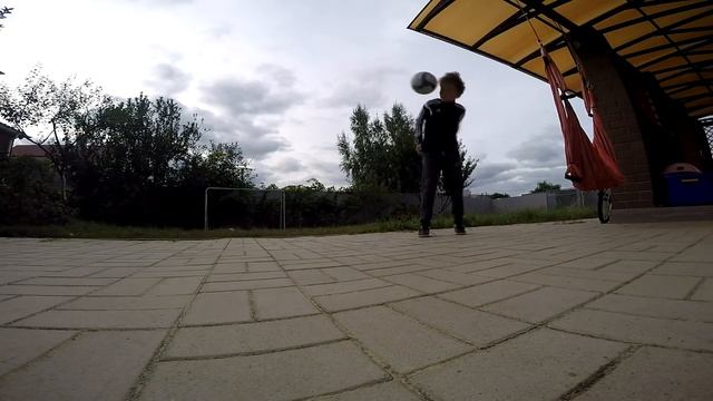 Футбольный фристайл. Ваня. 11 лет/ Freestyle Football 11 years old смотреть онлайн