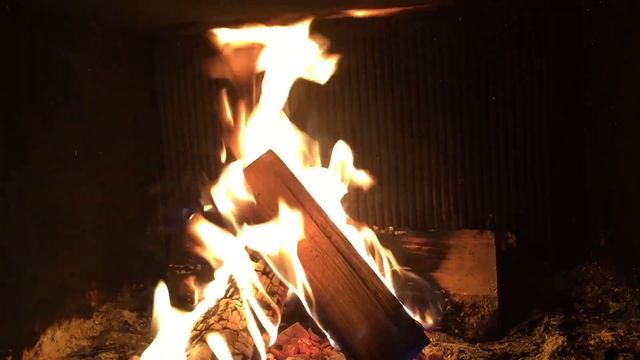 Расслабляющая музыка возле камина смотреть онлайн