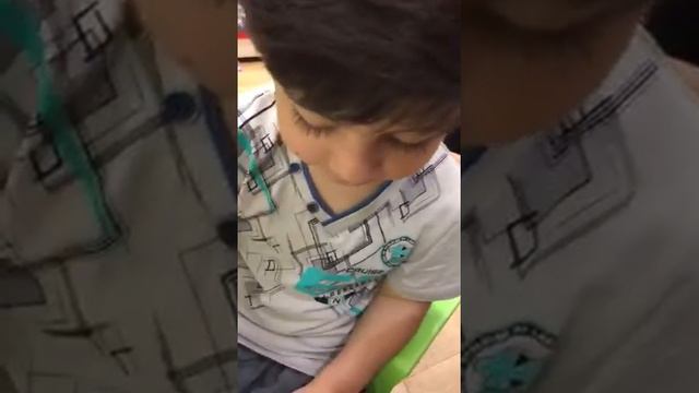 Профессор Фатима и синьор Кянан лепят фигурки. смотреть онлайн