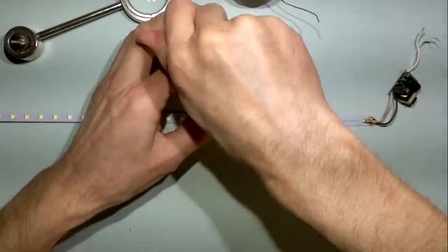 Как поченить длинную лампу дневного освещения на светодиодах смотреть онлайн