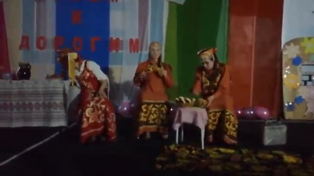 Сценка Три девицы под окном ели поздно вечерком смотреть онлайн