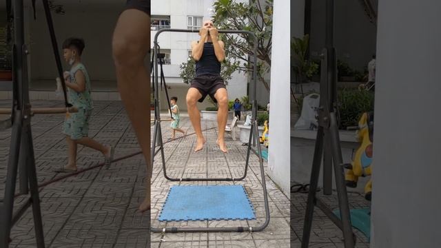 Утренняя зарядка. Подтягивания. 25+25 смотреть онлайн