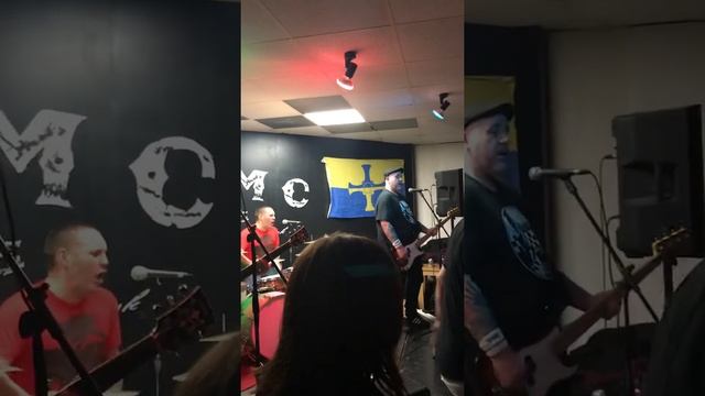 Gimp Fist - Never Let Go смотреть онлайн