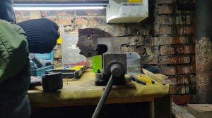 Как закрутить САМОРЕЗ в РАЗБИТОЕ отверстие или штукатуренную стену.Будет КРЕПКО!