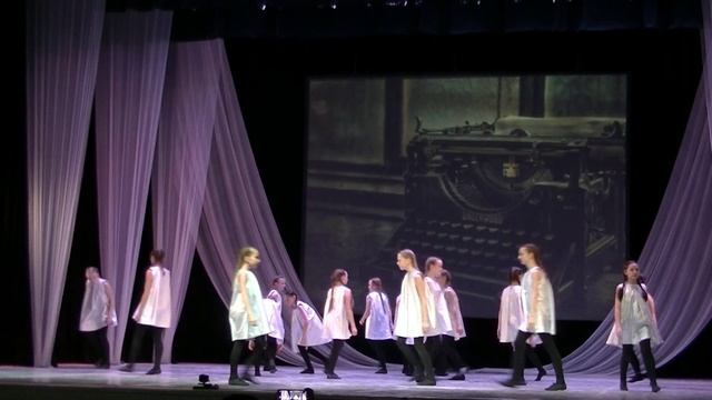 Танец-Марш железных клавиш. 5 класс. Школа танца Елены Морозовой. смотреть онлайн