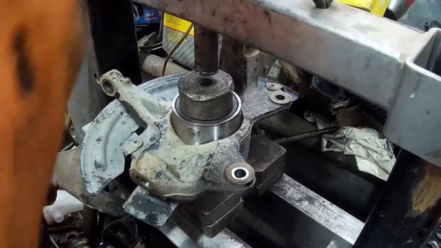 Выпрессовка и запрессовка ступичного подшипника смотреть онлайн