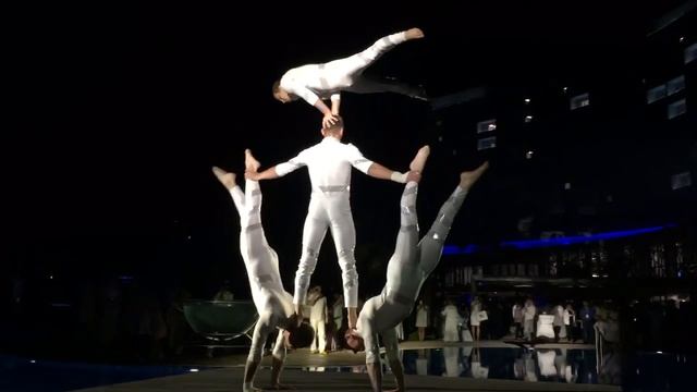 Акробатическая четверка «Postulat» смотреть онлайн