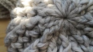 Шапка-ушанка крючком из толстой пряжи - быстро