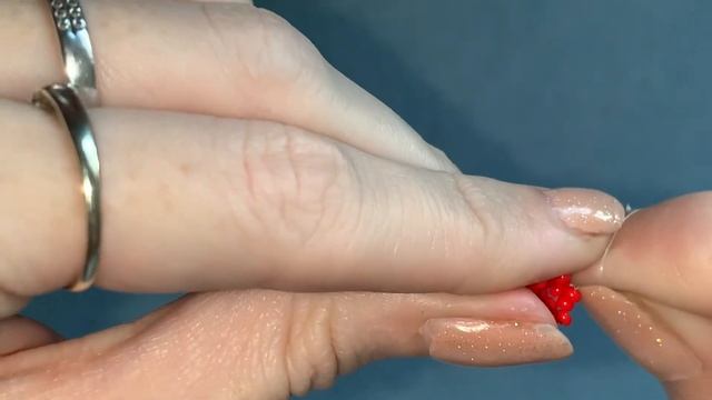 Tiny beaded strawberry tutorial, how to do 3D peyote stitch смотреть онлайн