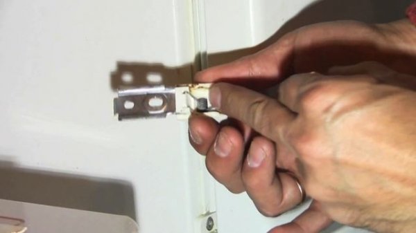 Refrigerator Liebherr (Door Handle Replacement)