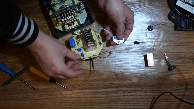 РАЗБОР 2 ЭЛЕКТРО СЧЁТЧИКОВ НА ЦВЕТМЕТ смотреть онлайн