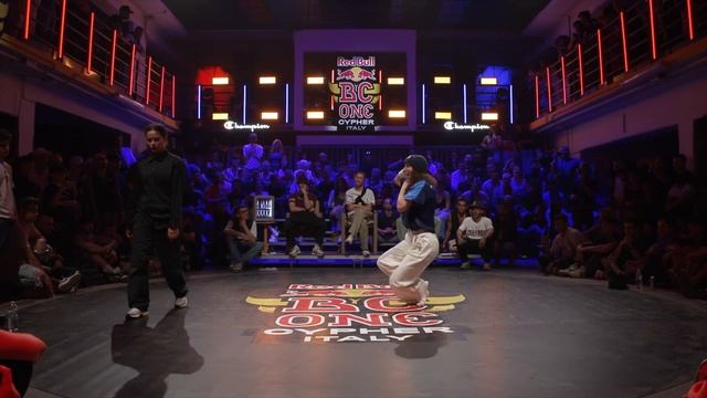 B-Girl Agne vs. B-Girl Alessandrina | Final | Red Bull BC One Cypher Italy 2023 смотреть онлайн