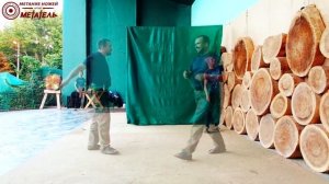 Метание ножа на верёвке.