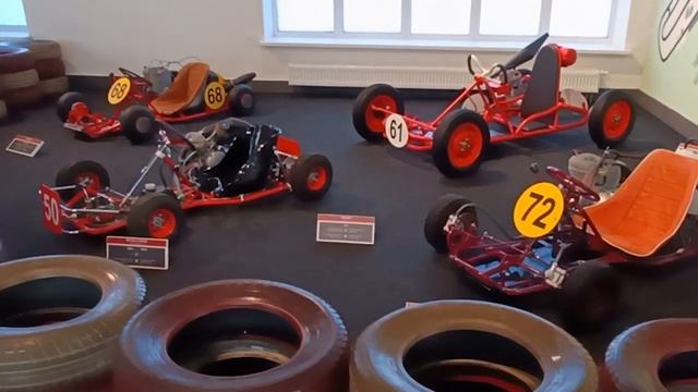 Музей автомобильной техники УГМК "ХХ век АВТО" (4 часть: "авто, мото спорт") смотреть онлайн