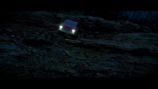 TRX-4 Blazer Lights Up the Night | Traxxas LED Light Kit смотреть онлайн
