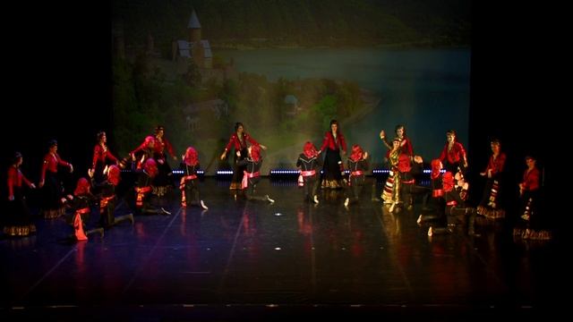 Аджарский танец «Ган-да-ган». Фрагмент из Юбилейного концерта 40 лет. смотреть онлайн