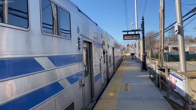 LIRR Train #6609 to Huntington at Greenlawn on Saturday March 27, 2021. Engine 410 C3 5019 5 cars. смотреть онлайн