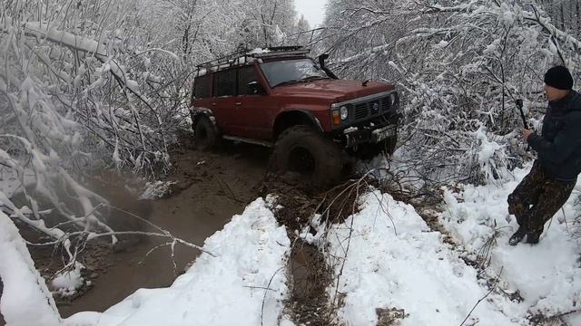 Patrol на 42х тракторах, Jimny на 32х и Pajero III на 35х по расселенным деревням смотреть онлайн